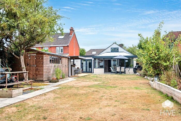 3 Bedroom Bungalow For Sale In Northfield Road, Ringwood, BH24