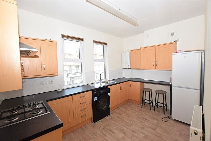 2 Bedroom Flat To Rent In Old London Road, Hastings, TN35