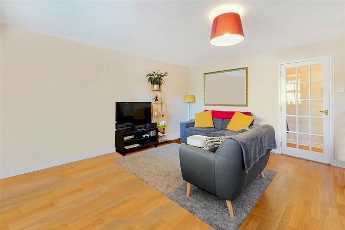 2 Bedroom Flat To Rent In Stott Close, Wandsworth Common, SW18