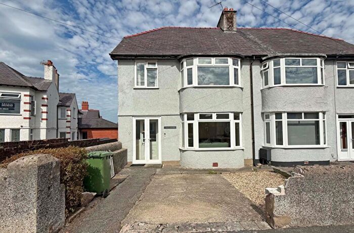 4 Bedroom Semi-Detached House For Sale In Glynne Road, Bangor, Gwynedd, LL57