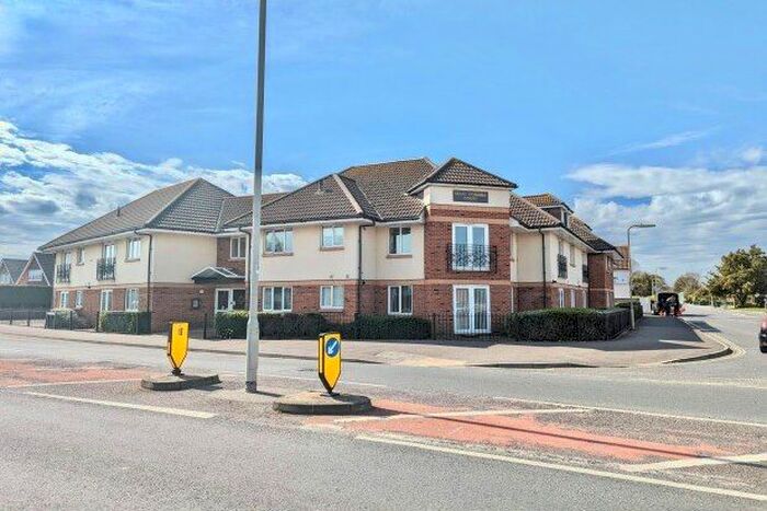 1 Bedroom Flat To Rent In Sea Grove Avenue, Hayling Island, PO11