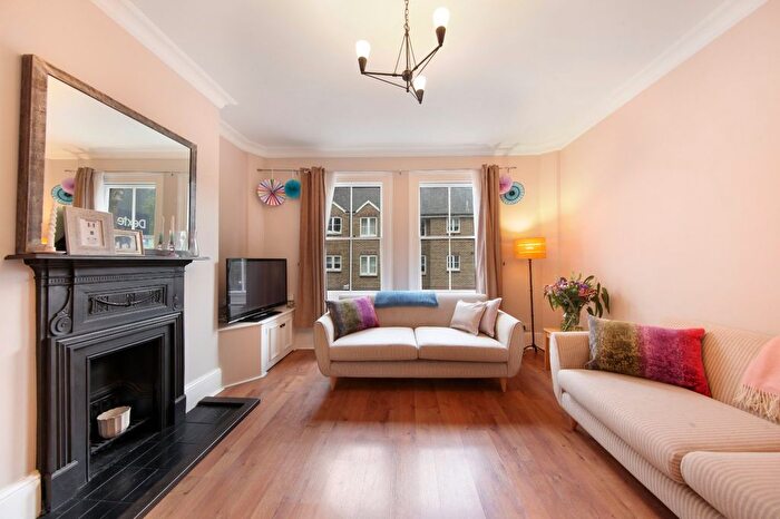 2 Bedroom Flat For Sale In Tabard Street, London, SE1