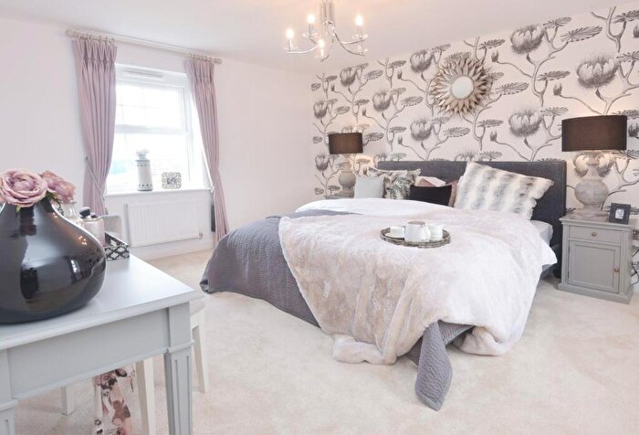5 Bedroom Detached House For Sale In Bastion Street, Newbury, West Berkshire, RG14