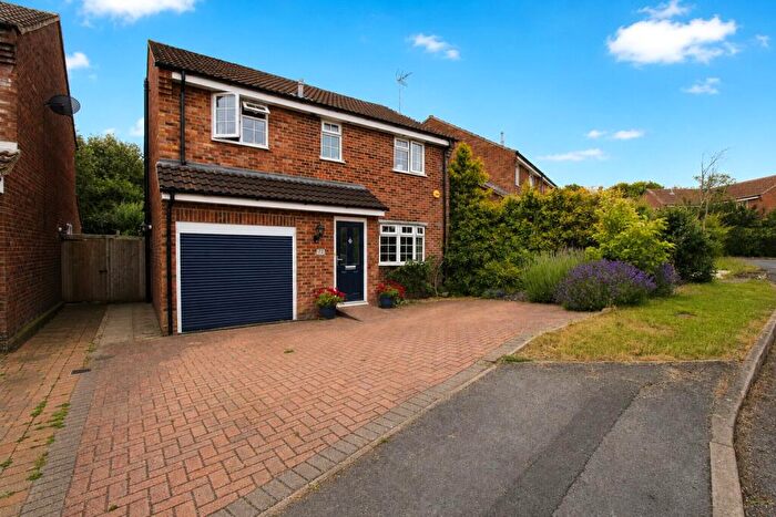 4 Bedroom Detached House To Rent In Salisbury Close, Alton, Hampshire, GU34