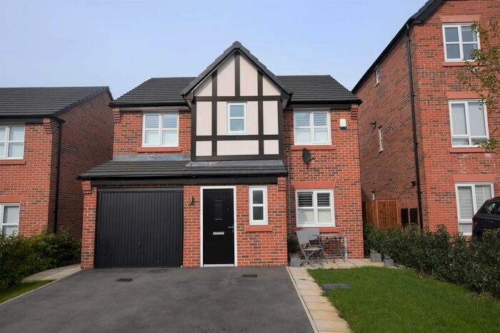 4 Bedroom Detached House To Rent In Waterways Avenue, Macclesfield, SK11