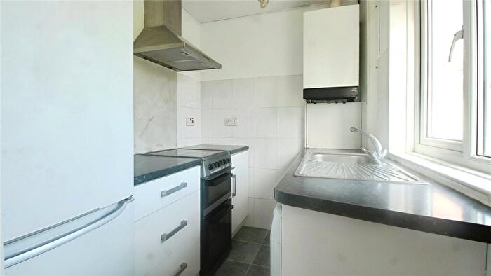 2 Bedroom Flat To Rent In Burr Close, Bexleyheath, DA7