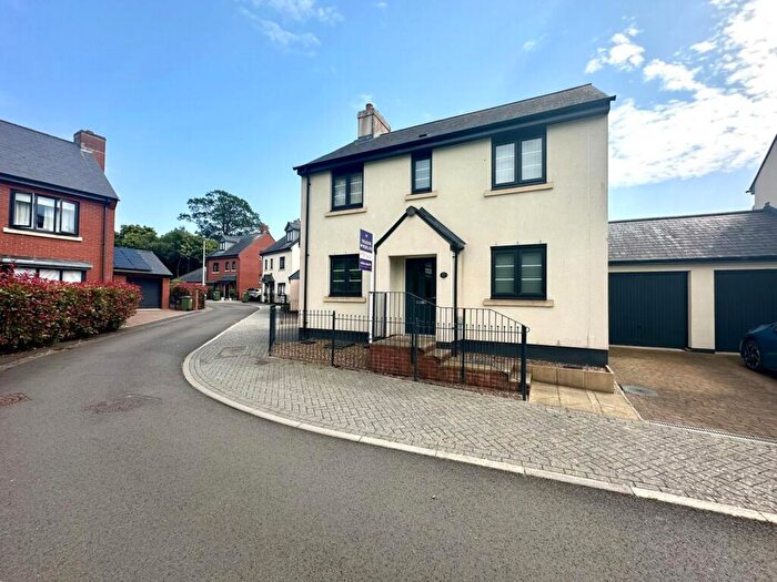 3 Bedroom Detached House For Sale In Finistere Avenue, Dawlish, EX7