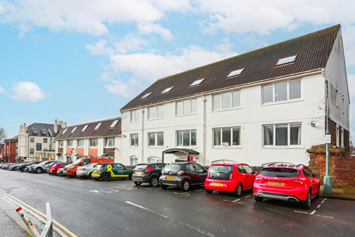 4 Bedroom Maisonette To Rent In Jasmine Court, Holland Road, Hove, BN3