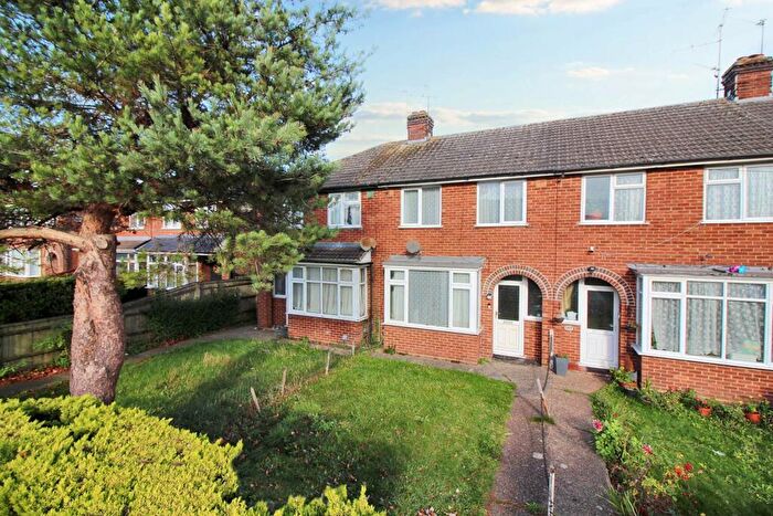 3 Bedroom House For Sale In Bicester Road, Aylesbury, HP19