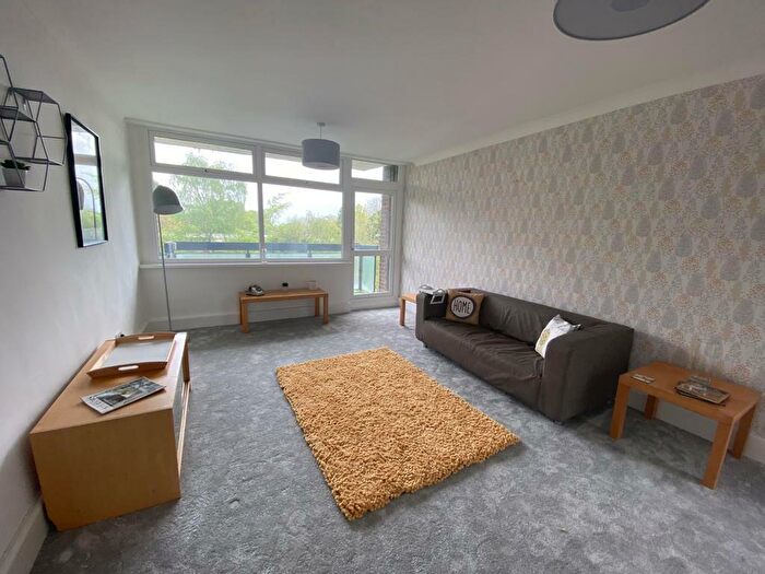 2 Bedroom Flat To Rent In West Point, Hermitage Road, Edgbaston, Birmingham, B15