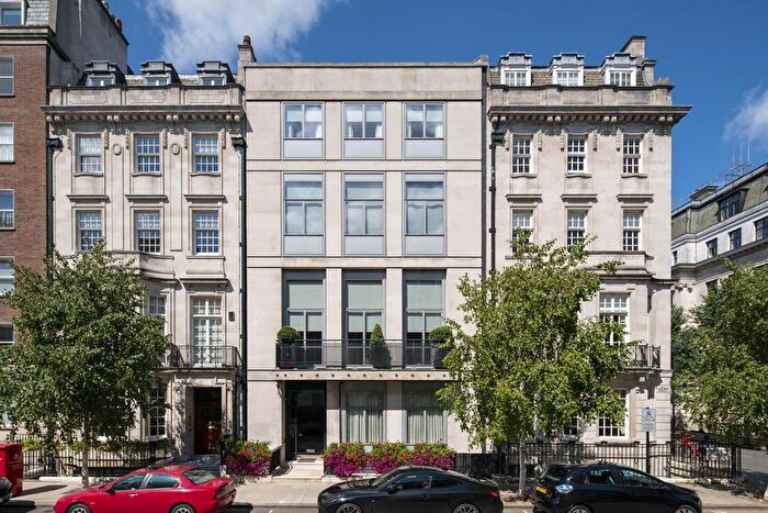 3 Bedroom Flat For Sale In Queen Anne Street, London, W1G
