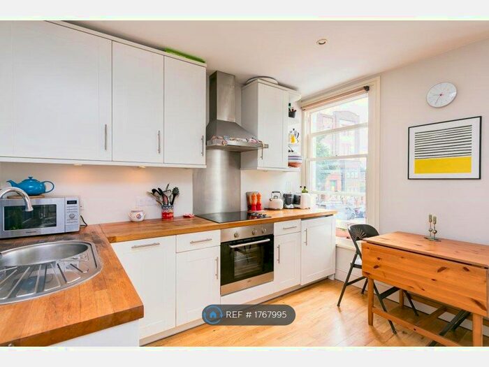 1 Bedroom Flat To Rent In Wavertree Road, London, SW2