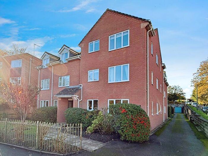 2 Bedroom Flat For Sale In Ayleswade Road, Salisbury ***Video Tour***, SP2