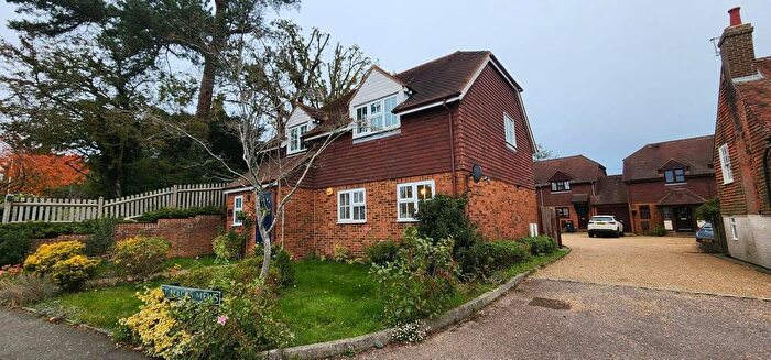 4 Bedroom Detached House For Sale In Tunbridge Wells Road, Mark Cross, Crowborough, TN6