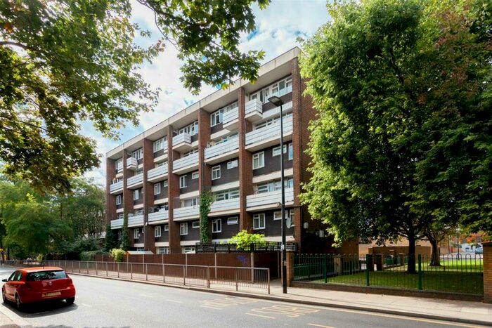 3 Bedroom Maisonette To Rent In Ramsey Street, London, E2