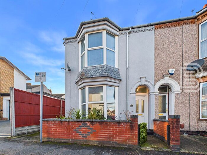 3 Bedroom End Of Terrace House For Sale In Kimberley Road, Rugby, CV21