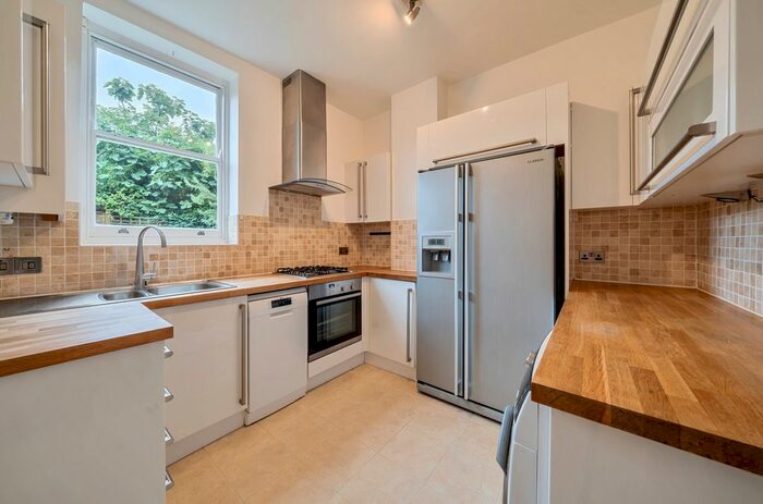 2 Bedroom Flat To Rent In Gibson Street, Greenwich, London, SE10