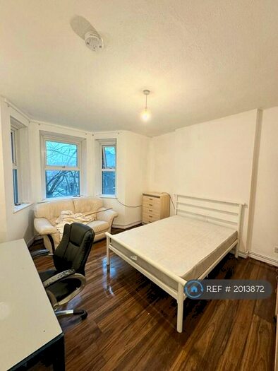 2 Bedroom Flat To Rent In Porchester House, London, E1