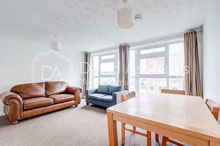 3 Bedroom Maisonette To Rent In Guerin Square, Mile End, London, E3