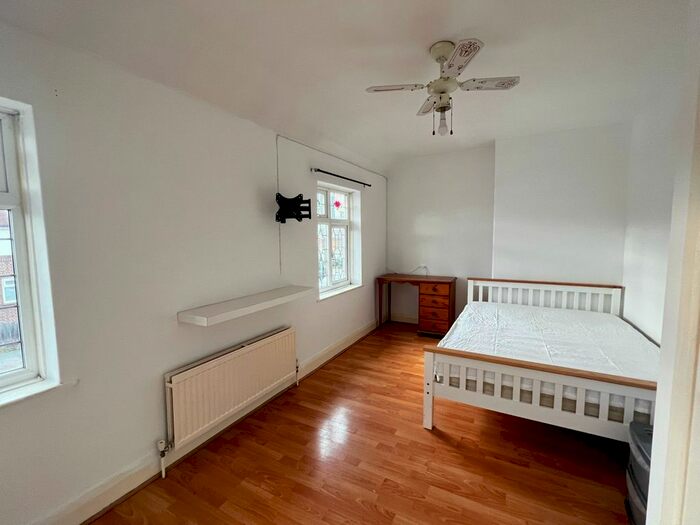4 Bedroom Terraced House To Rent In Riverside Road, London, E15