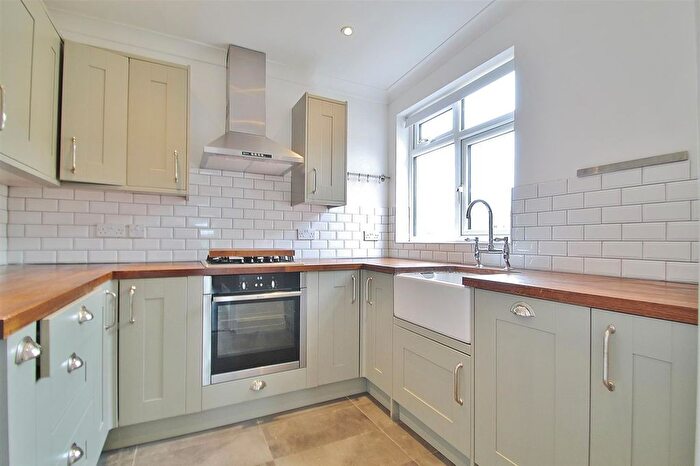 2 Bedroom Flat To Rent In Nelson Road, Twickenham, TW2