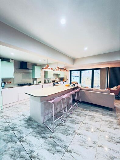 3 Bedroom Semi-Detached House To Rent In St. Annes Close, Bicester, OX26