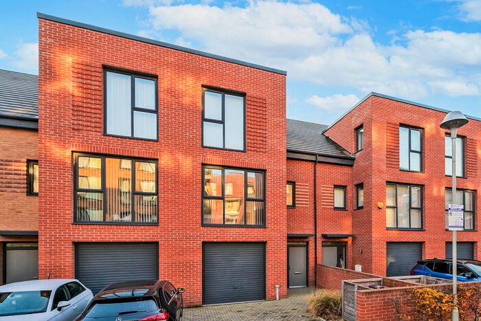 4 Bedroom Terraced House To Rent In Reynard Way, Brentford, Brentford, TW8