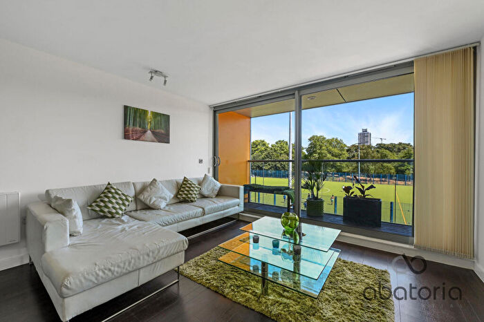 1 Bedroom Apartment For Sale In Candy Wharf, Copperfield Road, London, E3