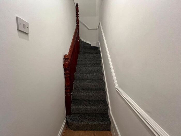 2 Bedroom Flat To Rent In No Deposit Option, Ashgrove Road, Ilford, Essex, IG3