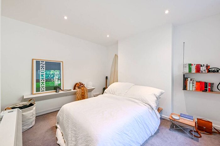 1 Bedroom Flat To Rent In Gloucester Crescent, Camden, London, NW1