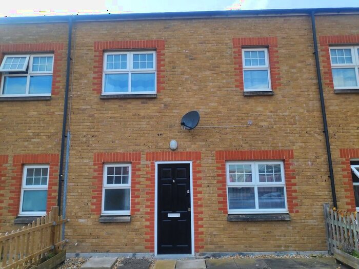 1 Bedroom Flat To Rent In Marketfield Road, Redhill, RH1