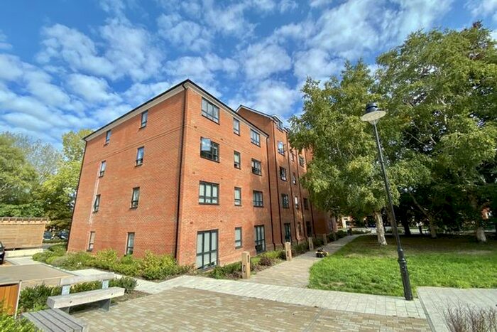 1 Bedroom Flat To Rent In Darbyshire Road, Aldershot, GU11