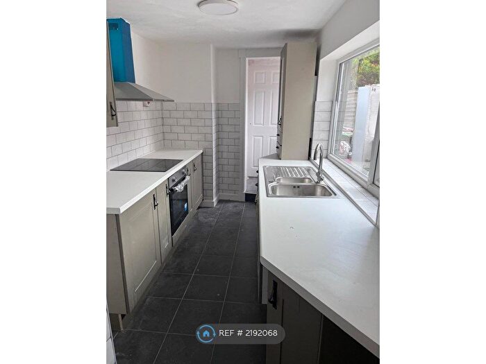 3 Bedroom Terraced House To Rent In West Parade, Stoke-On-Trent, ST4