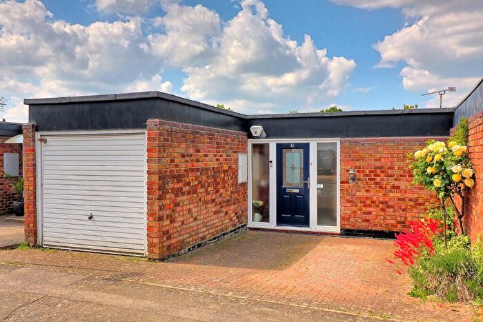 3 Bedroom Terraced House For Sale In Gun Hill Place, Basildon, Essex, SS16