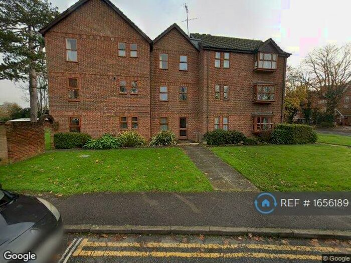 2 Bedroom Flat To Rent In Rochester Avenue, Canterbury, CT1