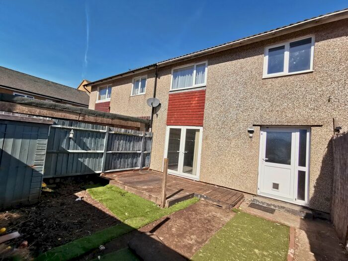 3 Bedroom Property To Rent In Luddenham Close, Ashford, TN23