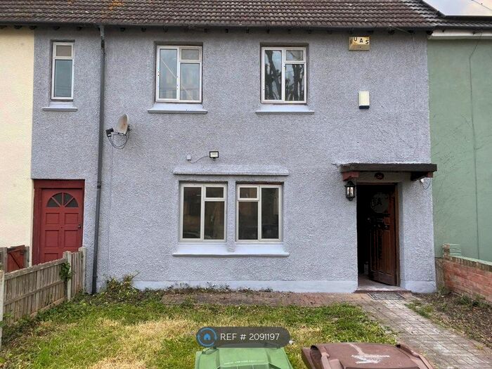 4 Bedroom Semi-Detached House To Rent In West Road, Chadwell Heath, Romford, RM6