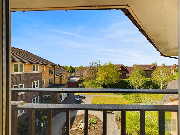 2 Bedroom Apartment For Sale In Florence Court, Trowbridge, BA14