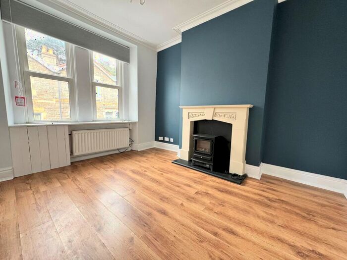 2 Bedroom House To Rent In Hungerford Road, Bath, BA1