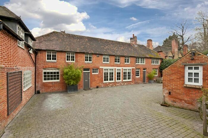 5 Bedroom Detached House To Rent In Green Lane, Cobham, Surrey, KT11