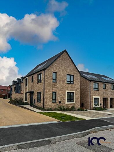 3 Bedroom Detached House To Rent In Scotney Drive, Greenhithe, DA9