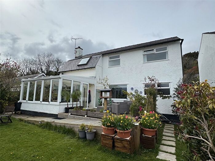 5 Bedroom Detached House For Sale In Coed Y Castell, Bangor, Gwynedd, LL57