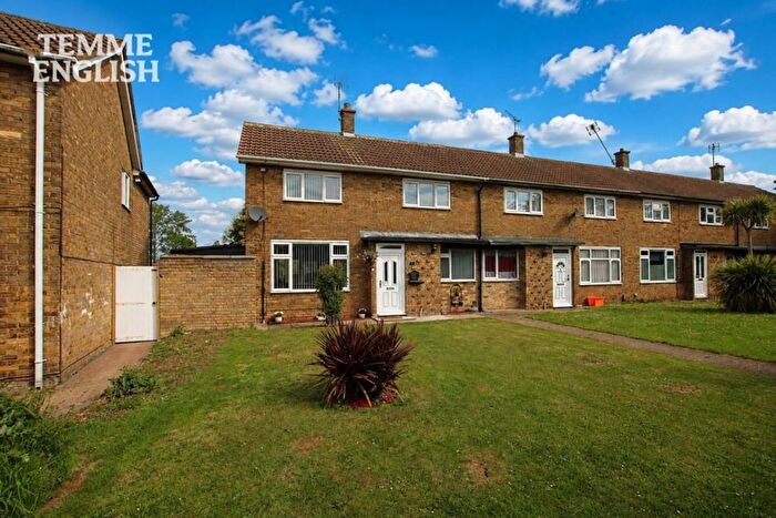 3 Bedroom End Of Terrace House For Sale In Matching Green, Basildon, SS14