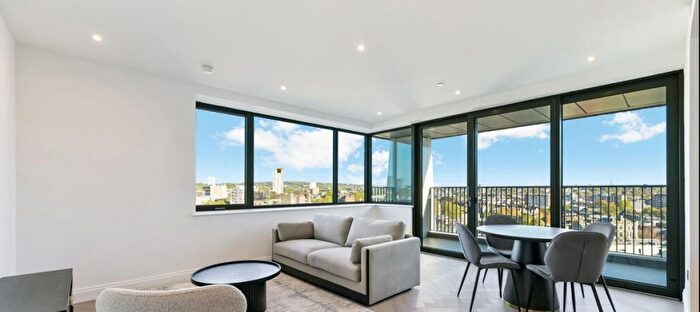 2 Bedroom Flat To Rent In Lansdowne House, Engine House Way, London, NW1