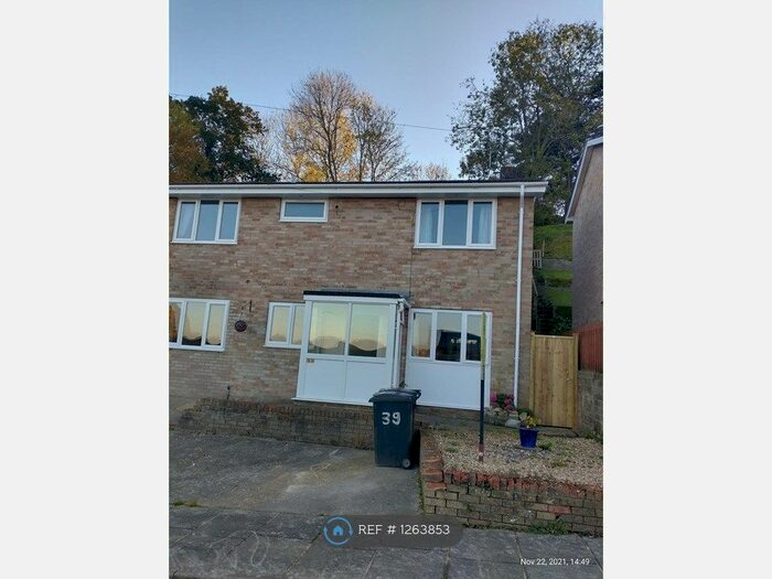3 Bedroom Semi-Detached House To Rent In Sycamore Drive, Yeovil BA20