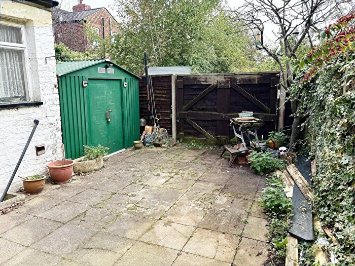 3 Bedroom End Of Terrace House For Sale In Bromley Avenue, Flixton, M41