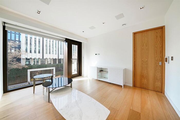 2 Bedroom Apartment To Rent In Roman House, Barbican, EC2Y