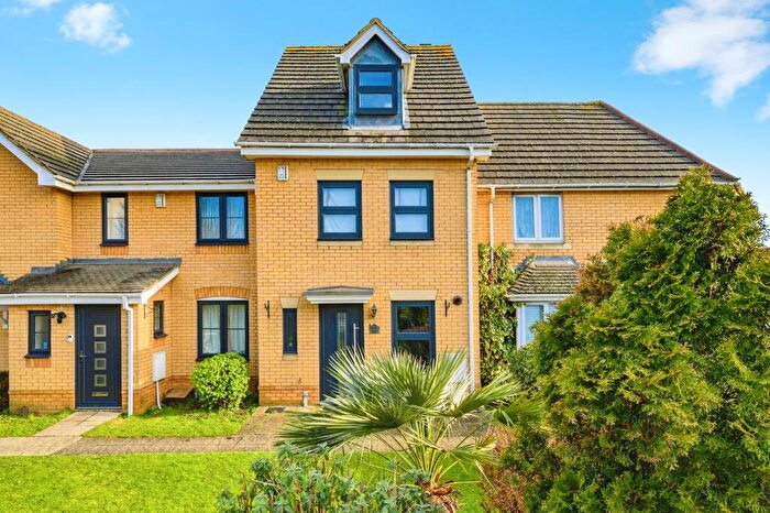 3 Bedroom Terraced House For Sale In Morgan Close, Luton, Bedfordshire, LU4