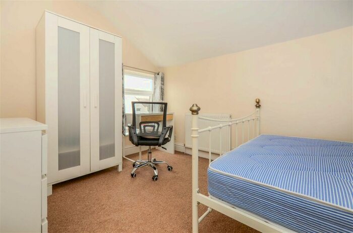 5 Bedroom Terraced House To Rent In Britannia Road, Southsea, Hampshire, PO5