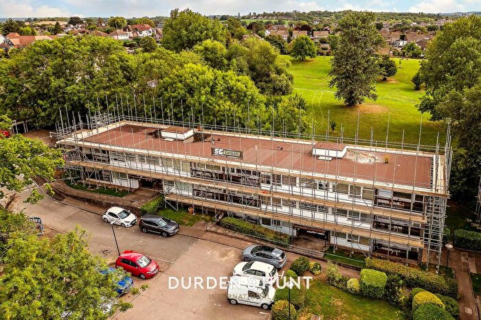2 Bedroom Apartment For Sale In St. Winifreds Close, Chigwell, IG7